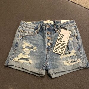 Almost Famous Womans Sz 5 Hi Rise Short Raw Hem Denim Distressed NWT